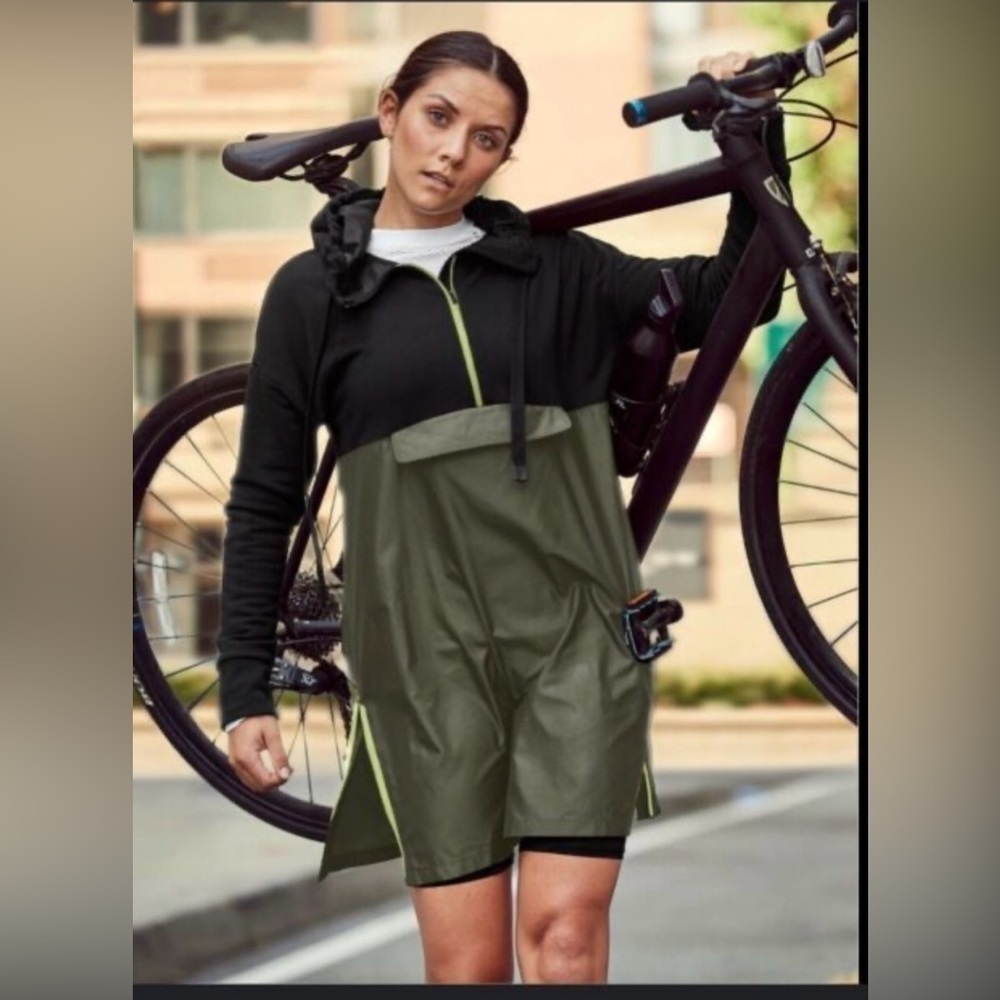 Athleta Radiant Hybrid Dress/Tunic Black/Green XS